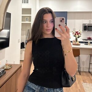 Meet your Posher, Denae